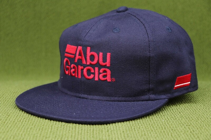 新品 アブガルシア ABUGARCIA キャップ 帽子 ウール混 おでこ周り速乾素材 紺赤系 ネイビーｘレッド SNAPBACK フリーサイズ 管理0325nskm