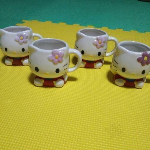 【A】ハローキティー★ピンクのお花★マグカップ４点セット陶器 Hello Kitty