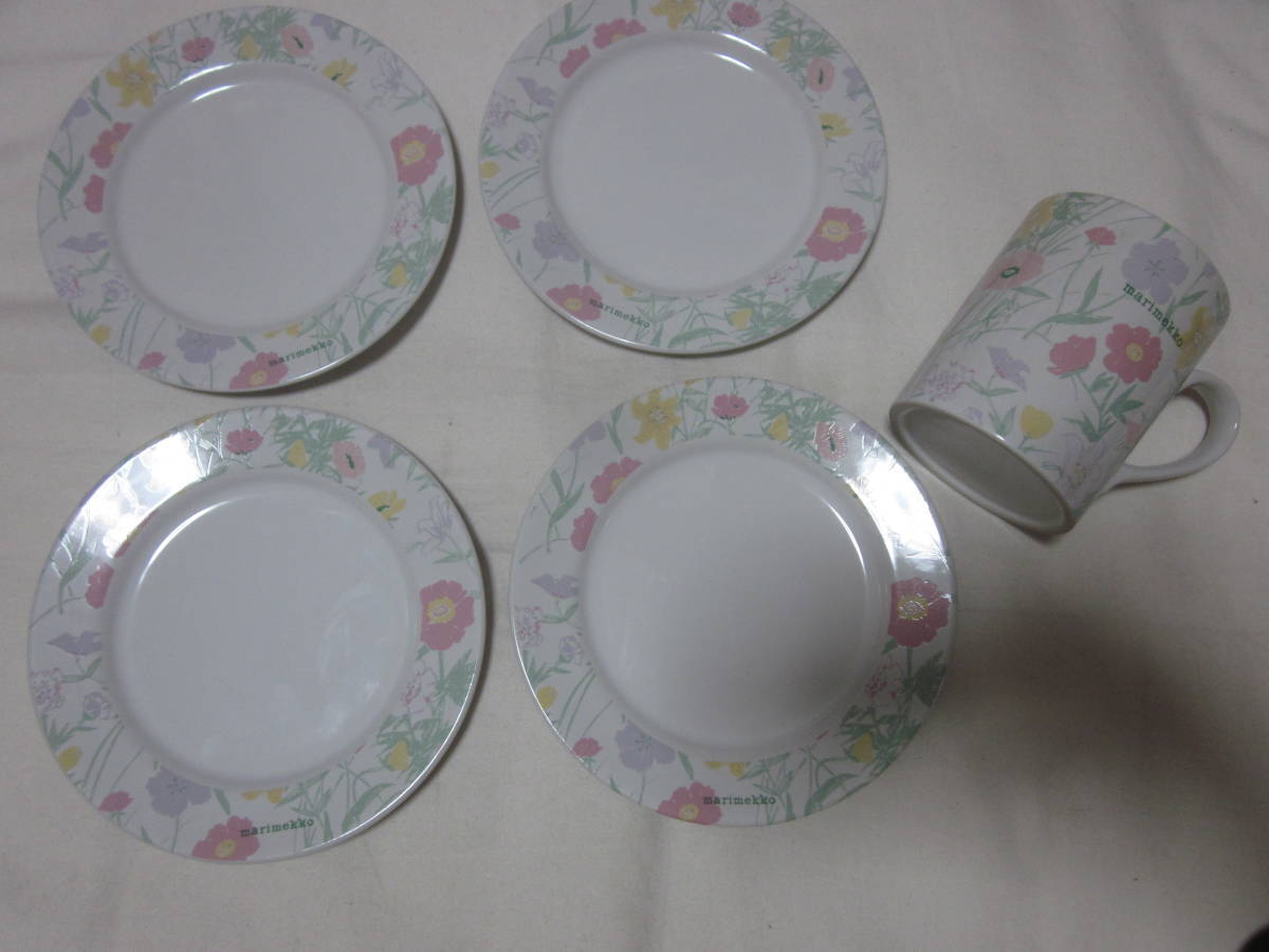 ■【marimekko】■【マリメッコ】■【フジカラー友の会】■【プレート４枚　＆　マグカップ】■【食器セット】■