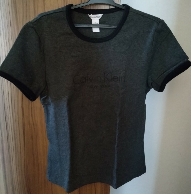 未使用 カルバンクライン CK Calvin Klein レディース 半袖 Tシャツ 黒 ダークグレー ブラック