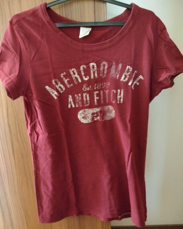 アバクロ Abercrombie&Fitch レディース 半袖 Tシャツ M ボルドー 紫