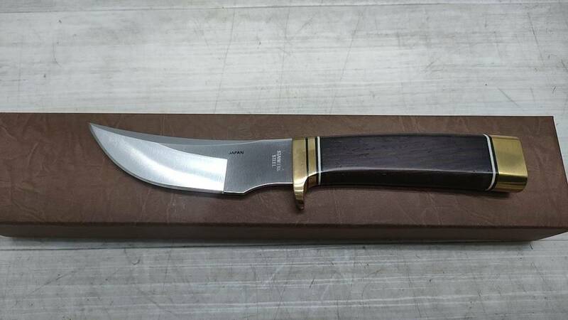 送料無料S79943 バックナイフ　Grohmann Knives　#105 　ディープウッズハンター　ローズウッドハンドル　ステンレスブレード　スナップタ