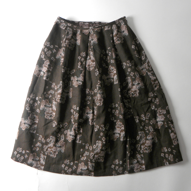 ケティ KETTY 大人フェミニンなデザインが可愛い フラワージャガードタックフレアスカート 膝下丈 裏地付き 日本製 l1026-4