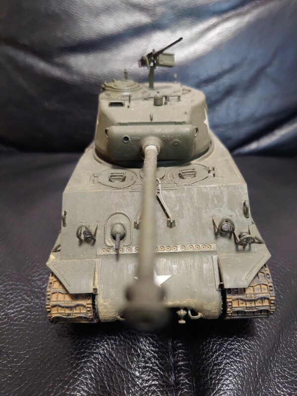 1/35 アメリカ戦車　M4A3E8　シャーマン イージーエイト（ヨーロッパ戦線）完成品