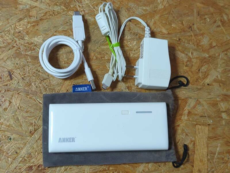 ジャンク品☆ANKER　モバイルバッテリー　79ANM3-WA・13000mAh ★☆C-5