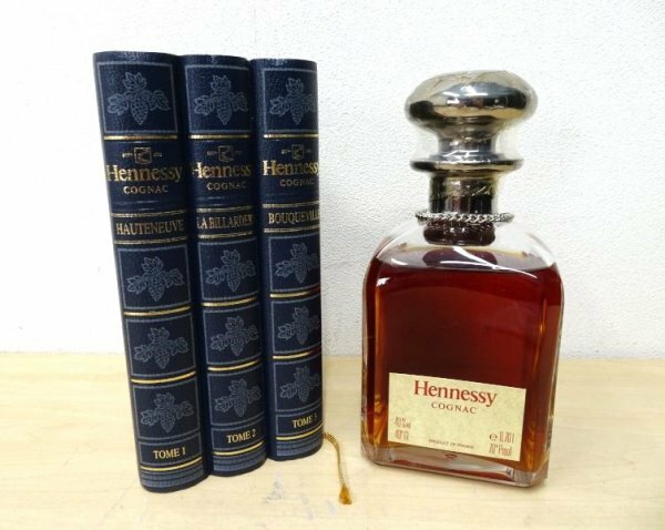 A02259★【未開栓】HENNESSY ヘネシー シルバートップ コニャック / ブック型 箱付き 700ml 40％ ブランデー 保管品 酒類 古酒