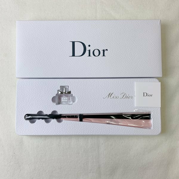 Dior ディオール♪Miss Dior ミス ディオール ミニ香水+扇子 ファン ギフトセット ブルーミング ブーケ（オードゥ トワレ）♪非売品