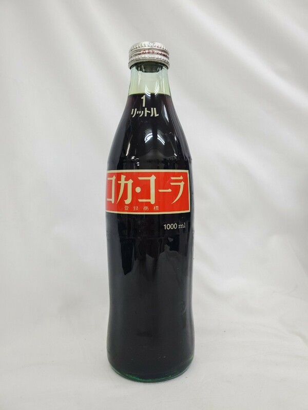 【未開封】コカ・コーラ 1リットル　ボトル　瓶　1L　1000ml　昭和レトロ　アンティーク　コレクション用★ho-50