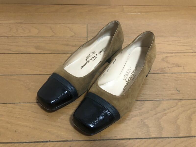 中古品☆フェラガモ 6 D リボン スエード Ferragamo レザー レディース シューズ