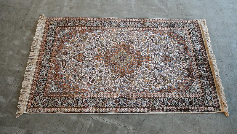 送料込 本物 カシミール地方 シルク絨毯 ヴィンテージ 美品 123x214cm ラグ/ パキスタン トルコ ペルシャ