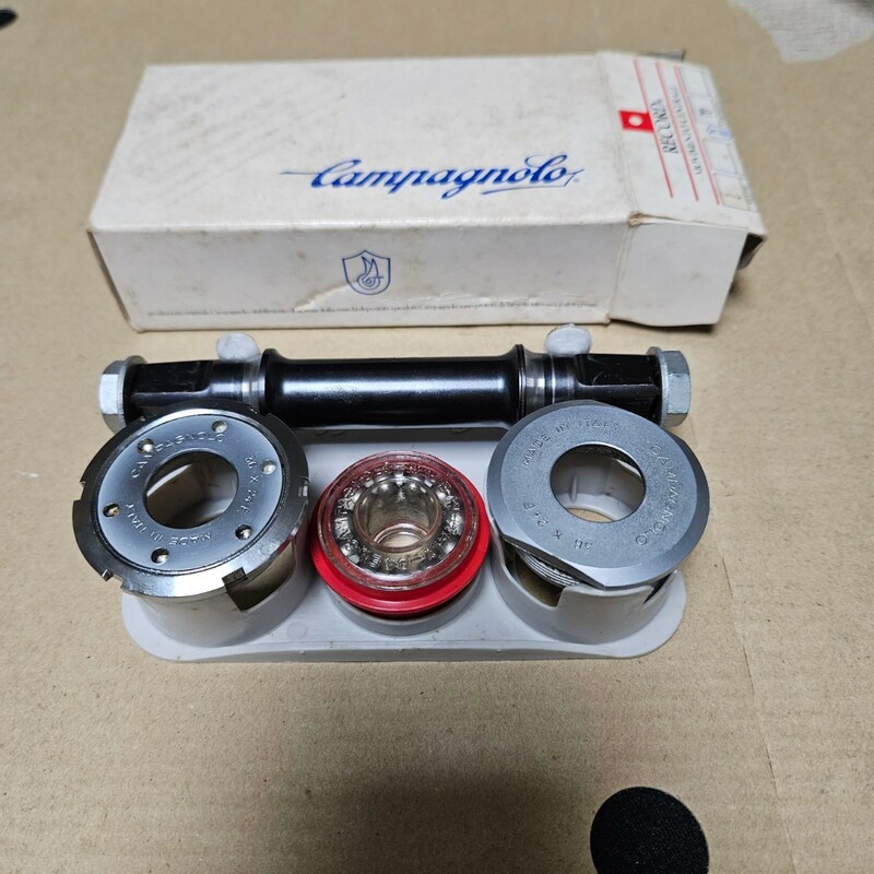 美品!!Campagnolo record カンパニョーロ　レコード　スクエアテーパー　bb　ita　軸長約108mm 　箱取説付　