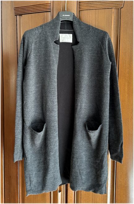 最終価格★BEIGE, ベイジ・オンワード★ウール100％裏張り付ニット・ロング・カーディガン・ジャケット・ダークグレー・サイズ2・S★美品