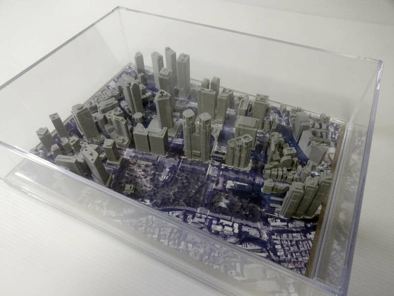 新宿区　東京都庁　国土交通省の整備した３D都市データを活用した都市模型　組立済　　スケール1/4000　(透明ケース付)　