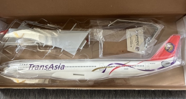 美品 特大模型 1/130 復興航空 トランスアジア航空 TransAsia エアバス A330-300 A330