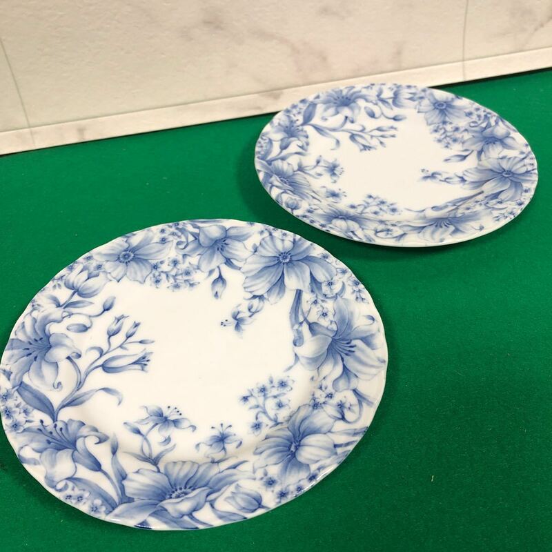 【未使用品】東濃陶器　T&T テーブルコレクションTONO　プレート2枚セット花柄 直径 6cm