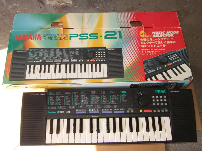 ヤマハエレクトロニックキーボードポータサウンドPSS－21ミュージックモードセレクター電源のON/OF音色伴奏などモードの切り替えも一つ