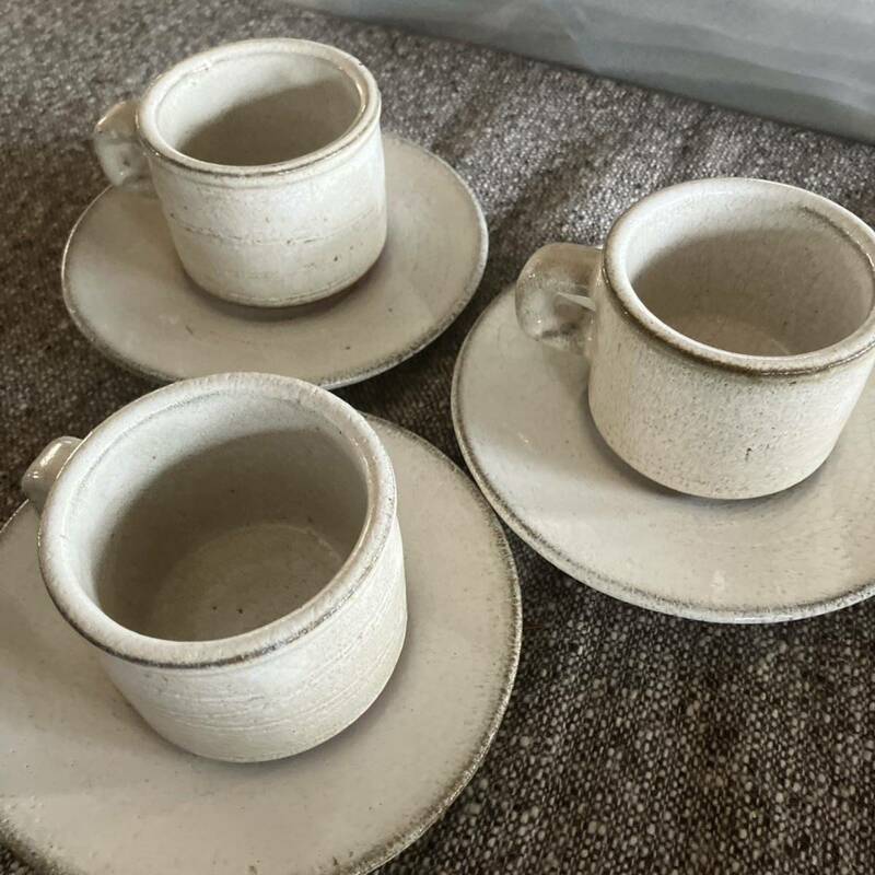 美濃焼　コーヒーカップ&ソーサー　３客　セット　ホワイト　白　レトロ 食器 陶器