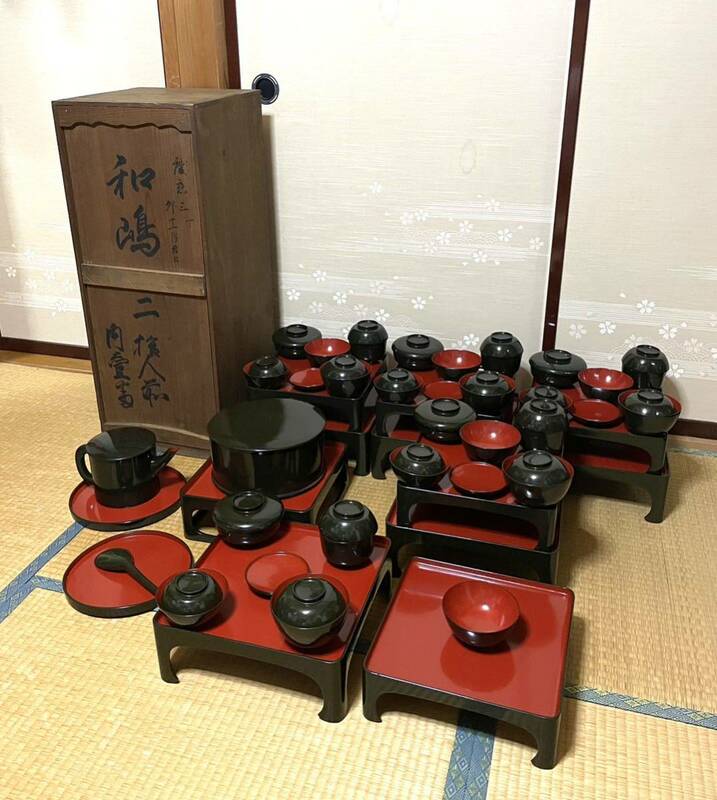 明治 大正 御膳 一の膳 二の膳 アンティーク 漆芸 セット 大量 飾り皿 漆塗り 骨董 箱付き 時代物 蔵出し 漆器 木製 希少 膳椀 お盆 懐石b