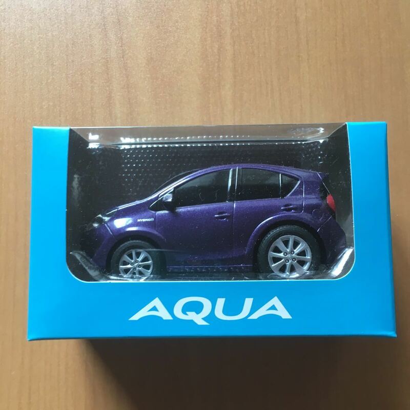 トヨタ プルバックカー AQUA パープル　新品保管品