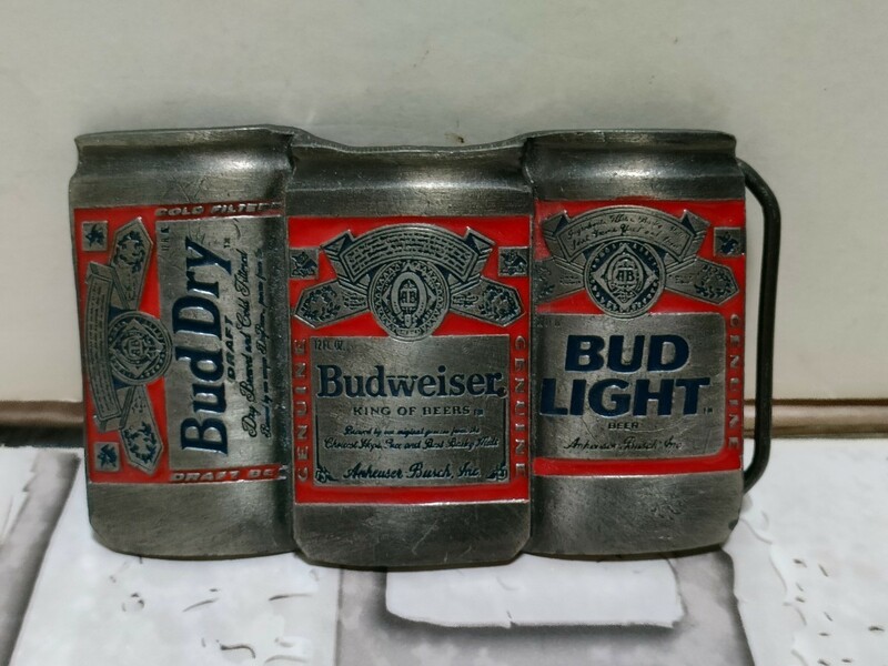 ビンテージ。珍品レアデザイン！Budweiser　缶デザインバックル　1992　ライセンス品