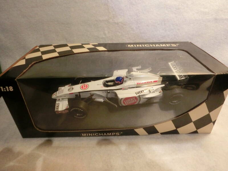 PMA 1/18　BAR　HONDA　2001　Showcar　＃10　ジャック・ビルニューブ　＊タバコ仕様　ホンダ　ショーカー　02　005　006　