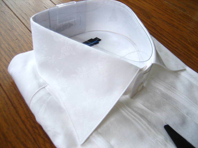 即決新品 /ドゥエボットーニ ワイドカラー / 長袖 ドレスシャツ / L / 41-84 / 白 花柄の織柄 / 綿100% / 日本製 / 送料無料 / フレックス