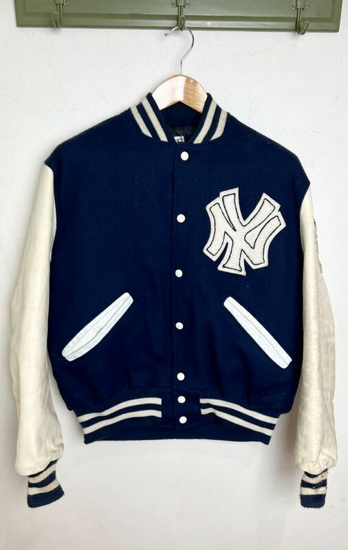 90s DeLONG/NEW YORK YANKEES Varsity Jacket/MADE IN USA/ size 42　ヤンキース　スタジャン　袖革