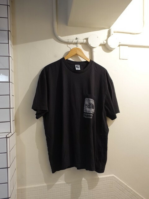 Supreme ×　ザ　ノースフェイス　23SS　ポケット　Tシャツ　黒　サイズXL　NT02309I　②071123