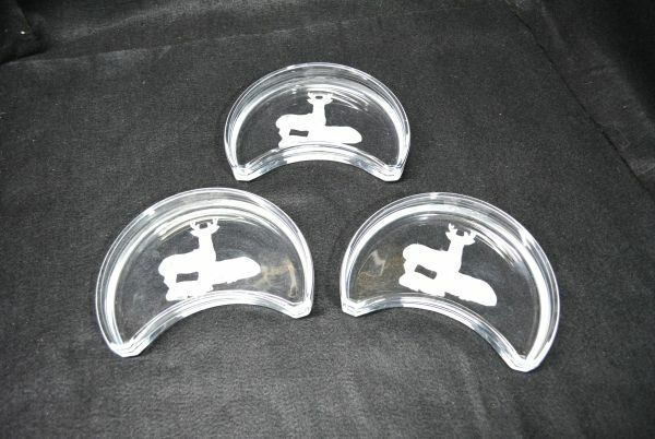 【未使用新品】クリスタル-ガラス製-ガラスの小皿３枚 セット トナカイ 美品