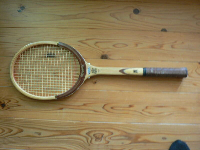 【送料無料】レトロ　木製硬式テニスラケット　Regent　台湾製　　