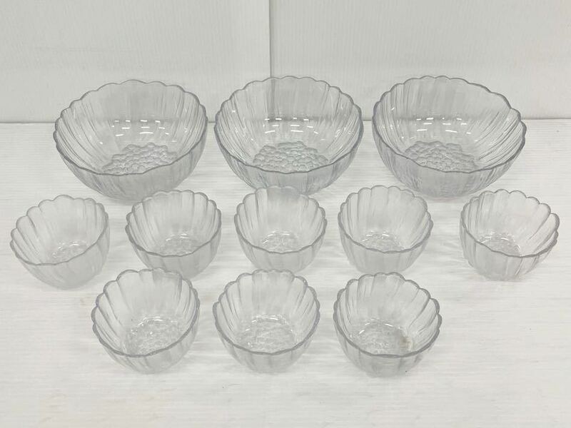 インボイス登録店 ガラス食器まとめて合計11枚セット ガラス ガラス器 取り皿 鉢 サラダボウル 食器 一般家庭用品 厨房小物 中古 5011145