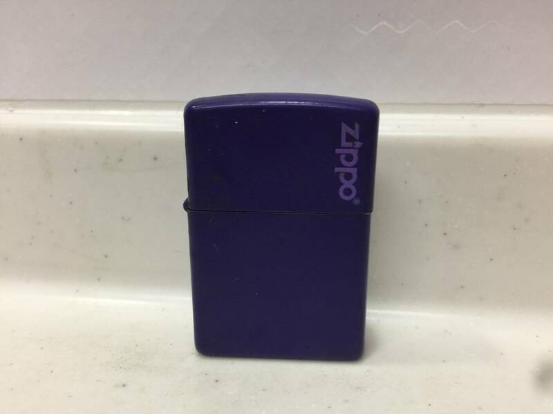 Zippo　ジッポー　パープル　紫　ロゴ　06年製　　　T60　　　　KJ1