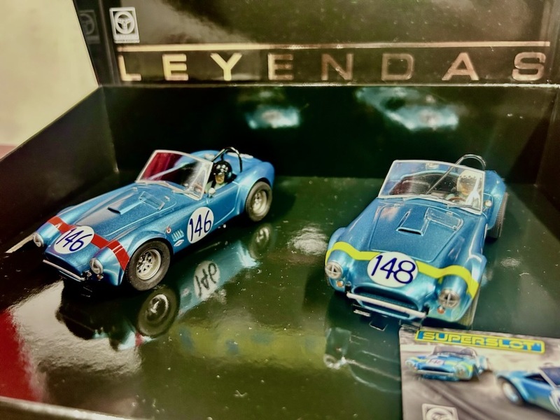 1/32 SCALEXTRIC C4305A Shelby Cobra 289 - 1964 Targa Florio Twin Pack スロットカー