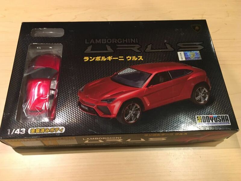 新古品 オリジナルパッケージ付き 1/43 童友社 ランボルギーニ ウルス プラモデル