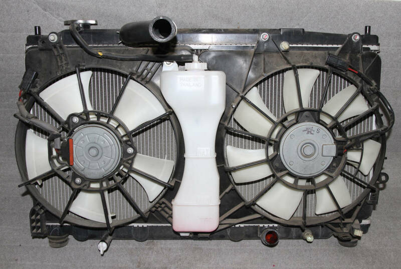 ホンダ　フィット　RS(DBA-GE8)　純正ラジエーター　電動ファン付き 6MT