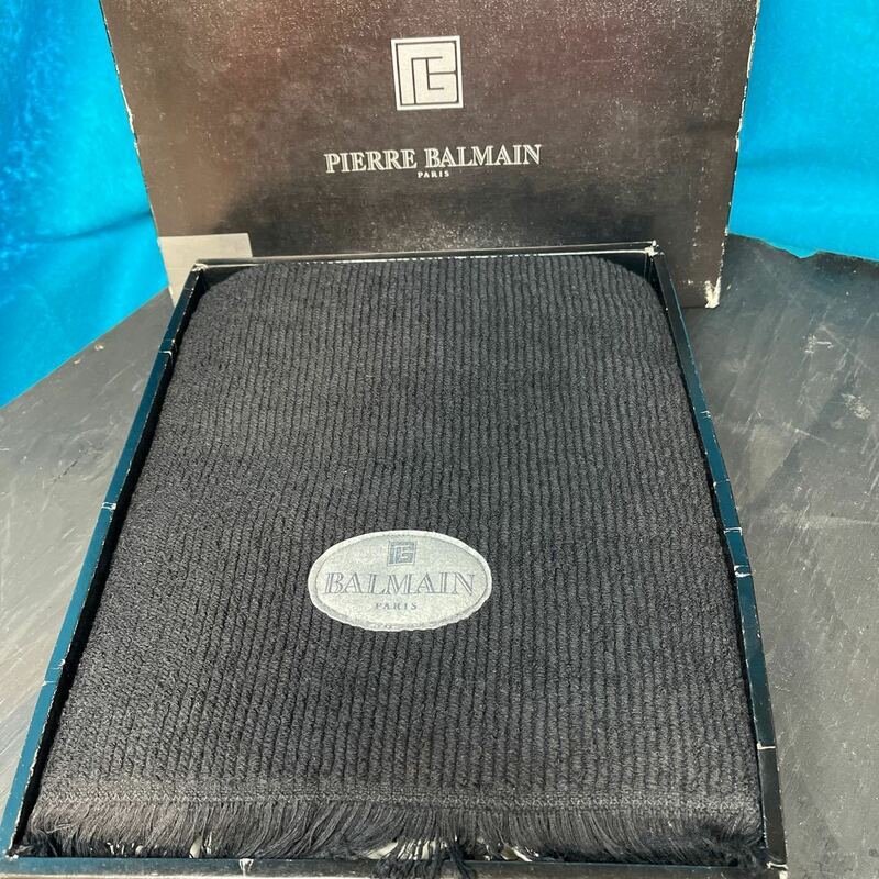 Pierre Balmain ピエールバルマン　スポーツタオル　黒　56x126 新品未使用　お-9