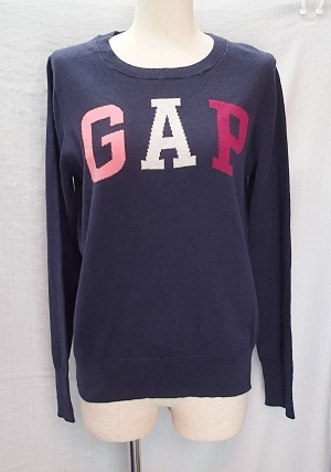 【未使用／タグ付き】Gap ギャップ◇フロントロゴ文字入り　セーター　丸首／ネイビー／サイズM