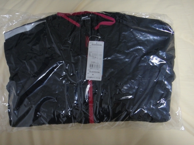 新品未使用◆ＭＩＺＵＮＯ　テックフィルウォーマーシャツ　黒×マゼンダ　Ｍサイズ