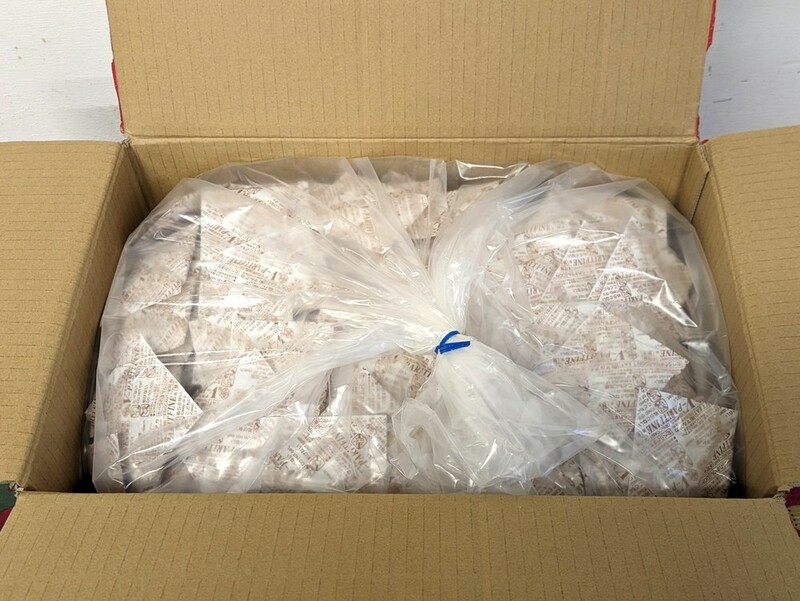 横浜市引取歓迎 未開封 マルアカ ブイ－パリットファイン V-PARITFINE P4 600個 生石灰 防湿 乾燥剤 PET 耐油紙 二重包装 石灰ザクザクです