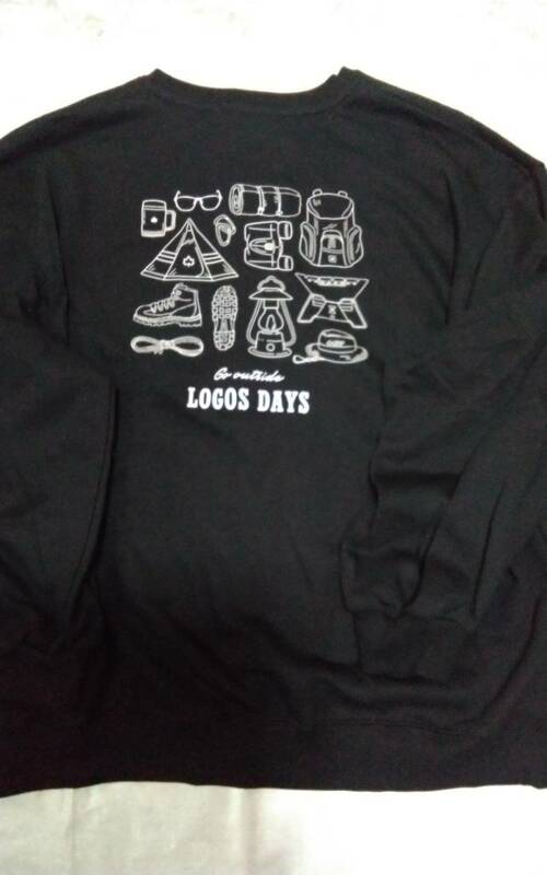 ☆レディース☆LOGOS DAYS ☆胸元にポケット付きバックにキャンプ用品イラスト♪の黒色トレーナーです(o^―^o)大きいサイズ３Ｌ☆新品☆