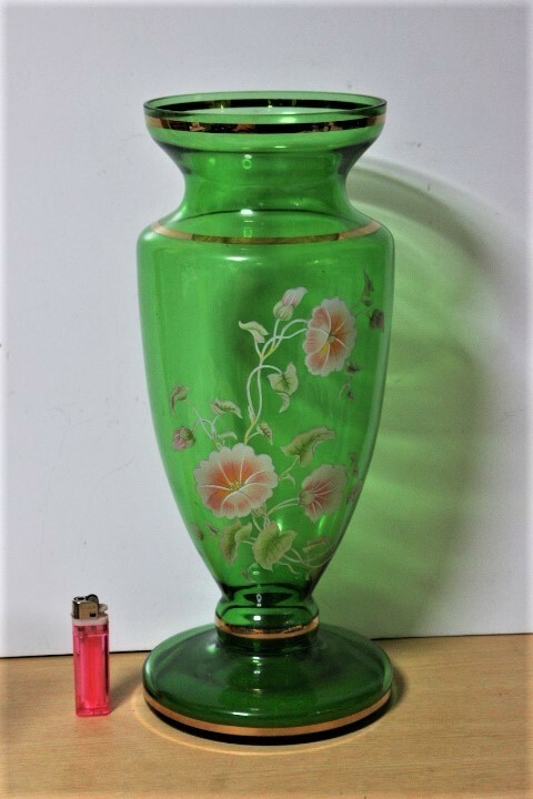 ■ め-736　花瓶　色ガラス　緑系　高級　花入れ　保管品　当時物　箱なし　古いお品　大きさ/約寸：高40cm 口径15cm 底16.8cm 重さ1.7kg