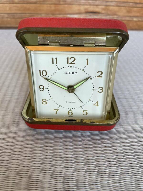 SEIKO セイコー 手巻き 置時計 折り畳み コンパクト 目覚まし時計　トラベルウオッチ 赤