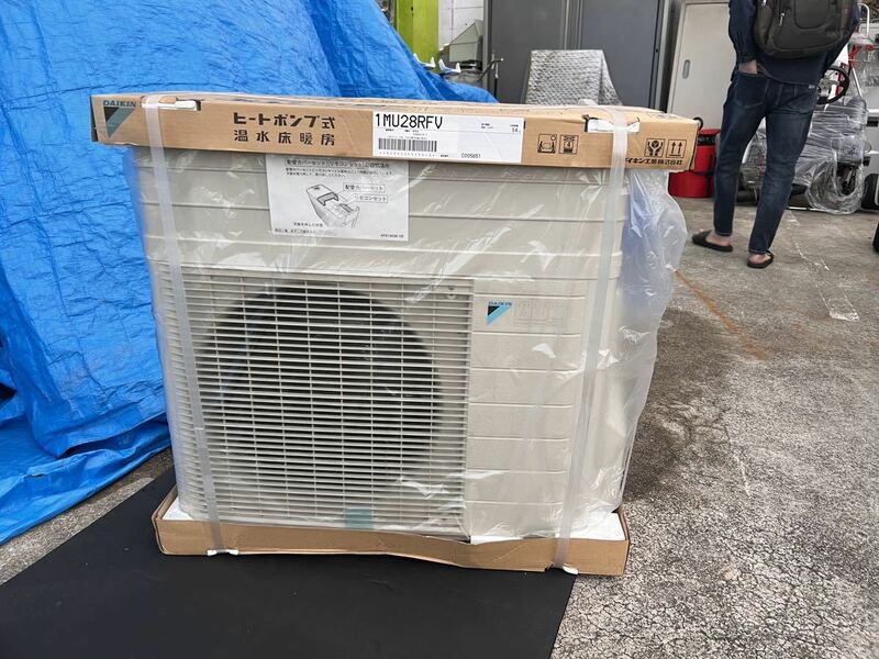 ○D8635 未使用　DAIKIN ヒートポンプ式温水暖房　ホッとエコフロア　室内ユニット1MU28RFV○