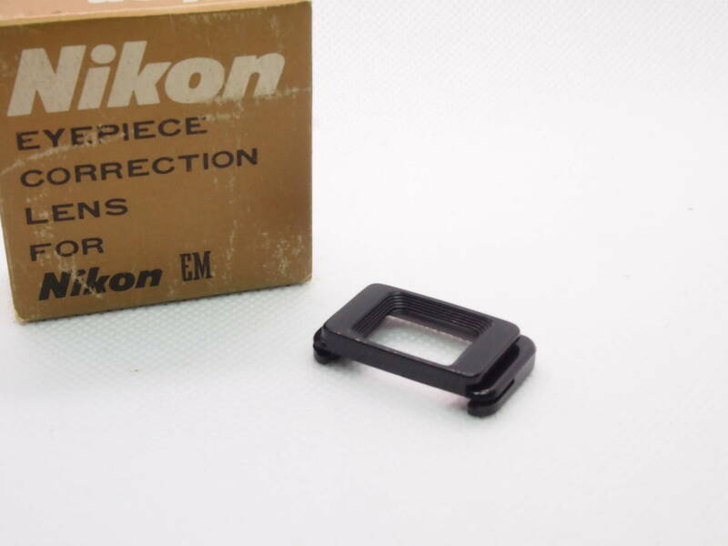 Nikon ニコン EM、FGシリーズ、F-501等用 角形視度補正レンズ　+0.5 未使用品 EYEPIECE CORRECTION LENS アイピース アタッチメント ZK-580