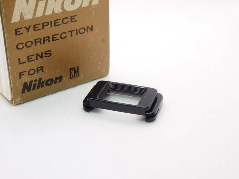 Nikon ニコン EM、FGシリーズ、F-501等用 角形視度補正レンズ　+0.0 未使用品 EYEPIECE CORRECTION LENS アイピース アタッチメント ZK-574