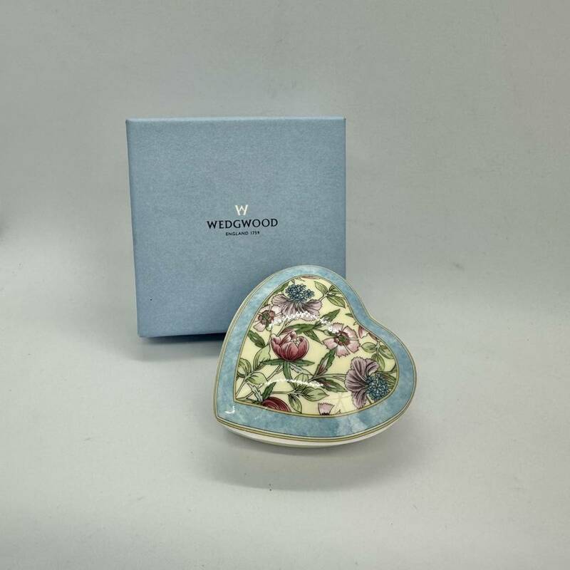 WEDGWOOD ウェッジウッド SARAH サラ ハート 花柄 小物入れ 蓋 箱あり 花柄 西洋陶磁器 陶器