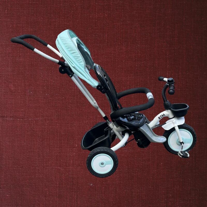 （中古品）子供用三輪車 三輪車のりもの サンシェード付き 超軽量 機能満載 自転車 おもちゃ 乗用玩具 キッズバイク。