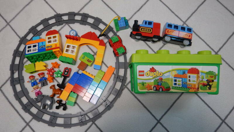値下げ中!! LEGO duplo　レゴデュプロ　ブロック　みどりのコンテナ　機関車セット　知育玩具　子供おもちゃ　lego　レール　電車　