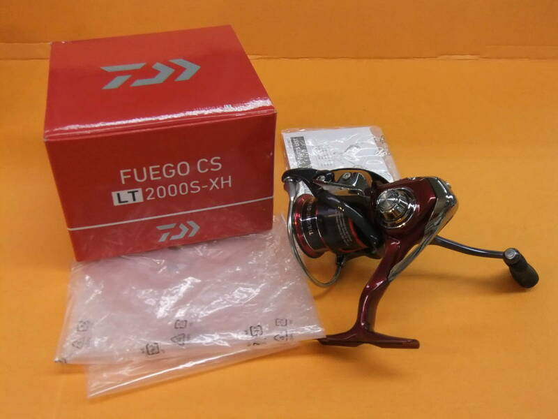 FF388-293♪【60】未使用品 ダイワ 21' フエゴ CS LT 2000S-XH ザイオンV搭載