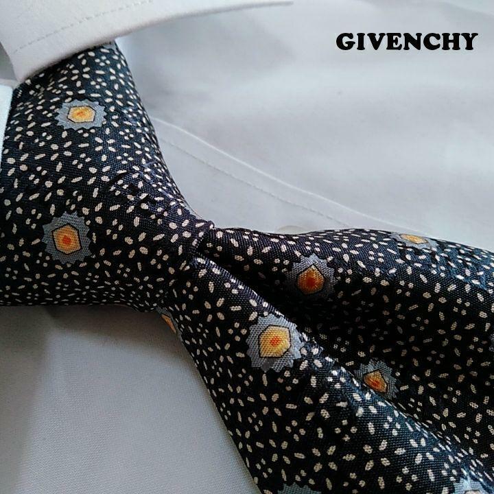 美品　ジバンシィ　 GIVENCHY ハイブランド ネクタイ イタリー シルク100% 美品